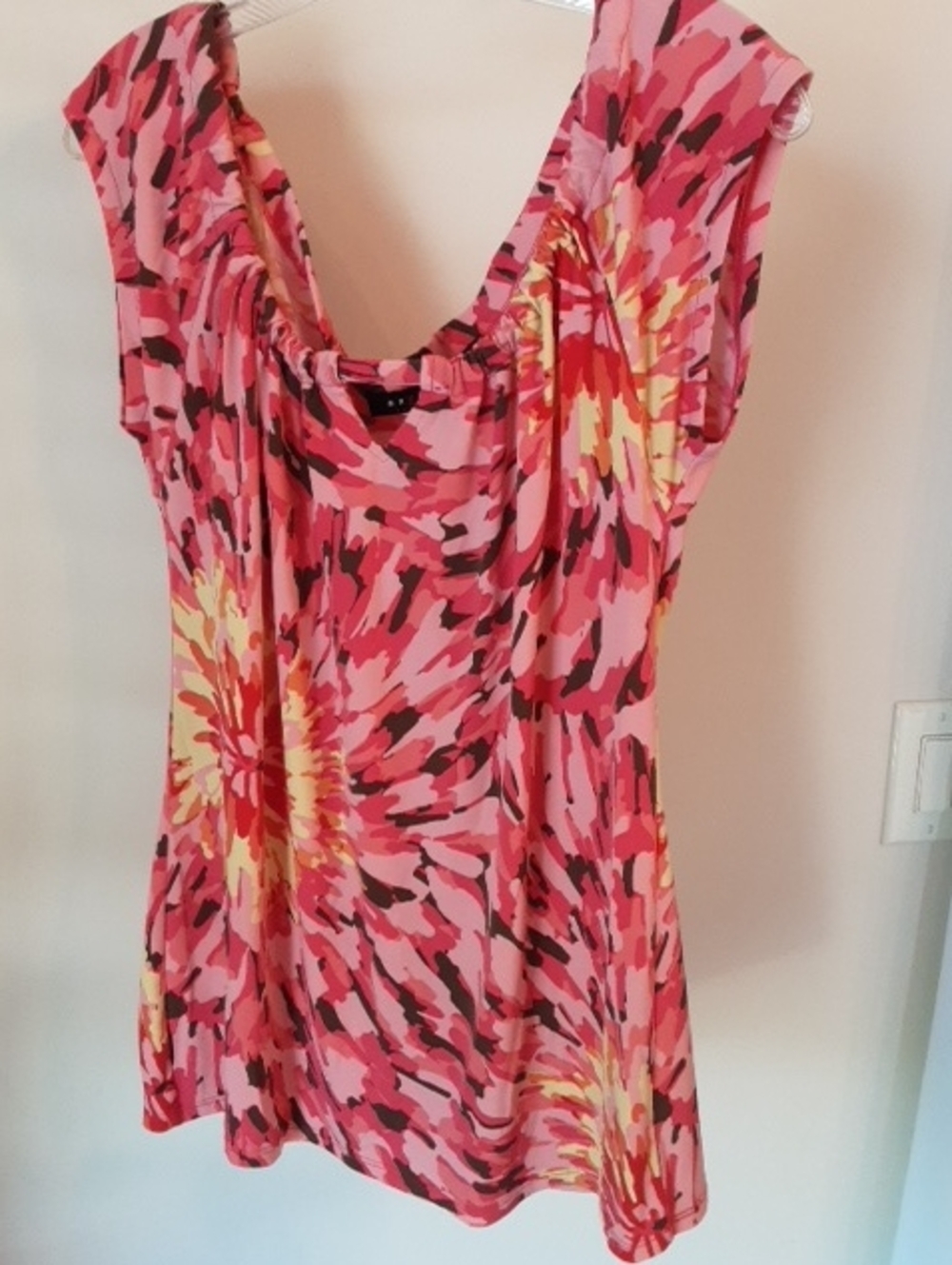 Axcess a Liz Claiborn3 Company Pink Orange Yellow Floral Scoop Neck To0
